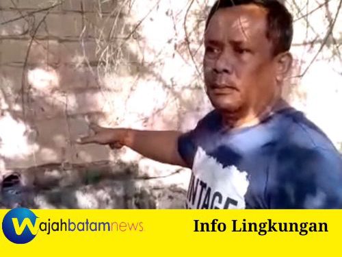 Aliran Limbah  Sisa Produksi Olahan Palstik PT Fuyuan Menuju Parit