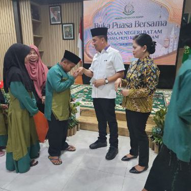 Ramadhan Penuh Berkah Kejari Batam Gelar Kegiatan Bakti Sosial