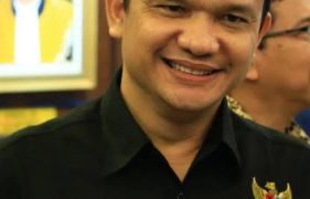 DR. Rolas Kritik Profesionalisme KLHK Dalam Penahanan Paspor Kru Kapal Tangker MT Arman 114