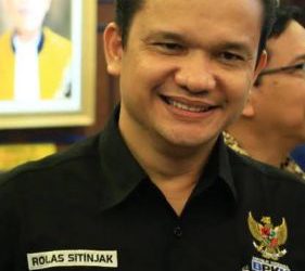 DR. Rolas Kritik Profesionalisme KLHK Dalam Penahanan Paspor Kru Kapal Tangker MT Arman 114