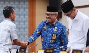 Jefridin, M.Pd., Menghadiri Rapat Persetujuan Ranperda Perubahan APBD 2024 di DPRD Kota Batam