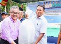Jefridin Serahkan 79 Paket Bibit Ikan Nila KePada 17 Kelompok Budidaya