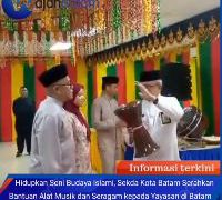 Sekda Serahkan Bantuan Alat musik