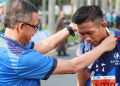 Jefridin Bersama Walikota Batam Melepas Peserta Lomba Lari Batam 10K