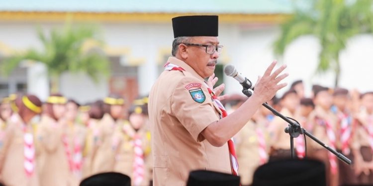 Jefridin Pimpin Upacara Perayaan Hari Pramuka ke-63 Kwartir Ranting Sagulung