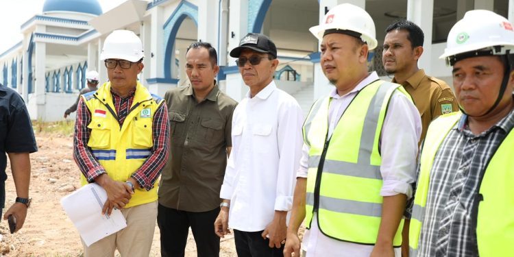 “Janji Rampung Tinggal Janji, Masjid Agung Batam Masih Dalam Pengerjaan