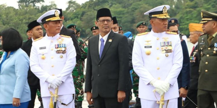 Ketua DPRD Kota Batam Ikuti Upacara dan Tabur Bunga di Mako Kodaeral IV