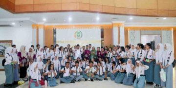 Siswa SMAN 27 Ikut Menyaksikan Langsung Sidang Paripurna DPRD Kota batam