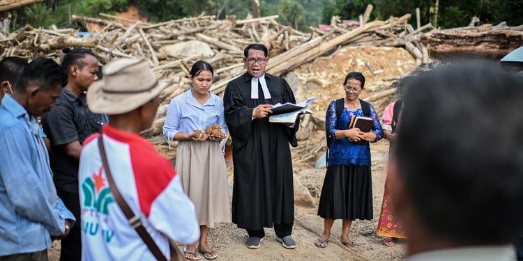 Terang Natal di Hulu Gelap