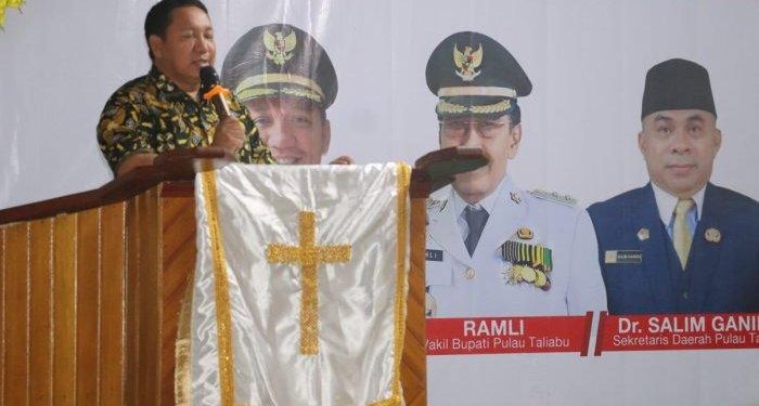 Demo Warga Taliabu Tolak Kades Baru, Minta Asirudin Bertahan