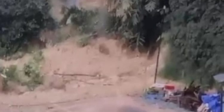 Beredar video banjir yang melanda Kota Cilegon: Tak bisa dilewati kendaraan, lalu lintas sempat terputus