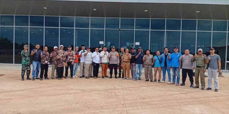 Warga Kec Losarang Indramayu berteriak ke camat: Jangan sampai banjir lagi, kami trauma