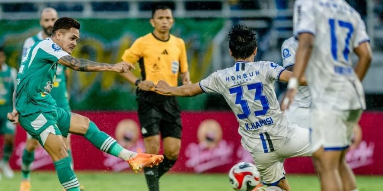 Derbi Suramadu Menggelegar: Persebaya dan Madura United Pesta Gol!