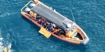 Jenazah laki-laki dewasa di perairan Pulau Rinca dipastikan korban KM Putri Sakinah