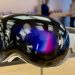 Headset VR Rp 58 juta ini tak laku kencang, Apple rem produksi Vision Pro