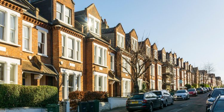 McRae: Housing, Not Stocks, Tops 2026 Singapore Worry List