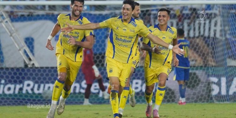 Dengarkan Bobotoh: Persib Bandung pasang pagar tinggi untuk Federico Barba, Persija Jakarta untung