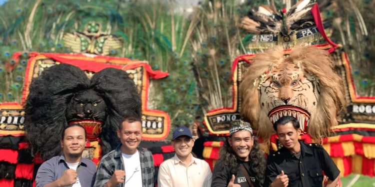 PESTA KECIL BERNUANSA TRADISIONAL JAWA HIBUR MASYARAKAT DESA BANDAR KLIPPA