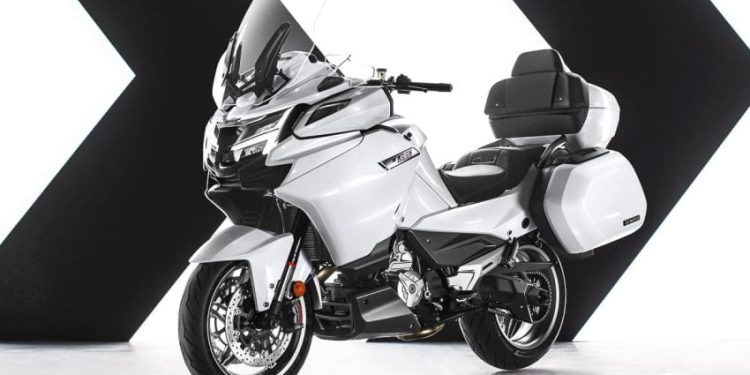 CFMoto 800MT-ES: Adventure Canggih dengan Suspensi Elektronik KYB