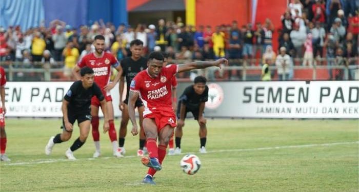 Gol Akhir Semen Padang: Persita Kalah, Pena Pertanyakan Wasit