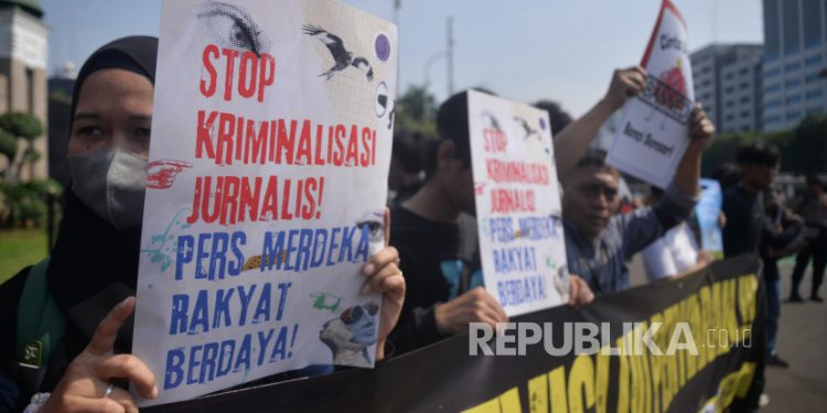 Pers: Penjaga Marwah Konstitusi & Pancasila