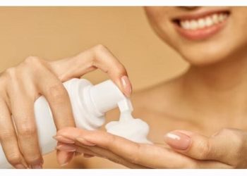 Atasi Jerawat PCOS: Kunci Sabun Wajah Lembut