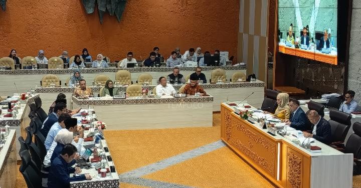 Rapat DPR-Pemerintah: Polemik Penonaktifan PBI BPJS