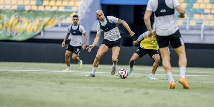 Persebaya Bidik Tiga Poin Krusial Lawan Mantan Mitrevski